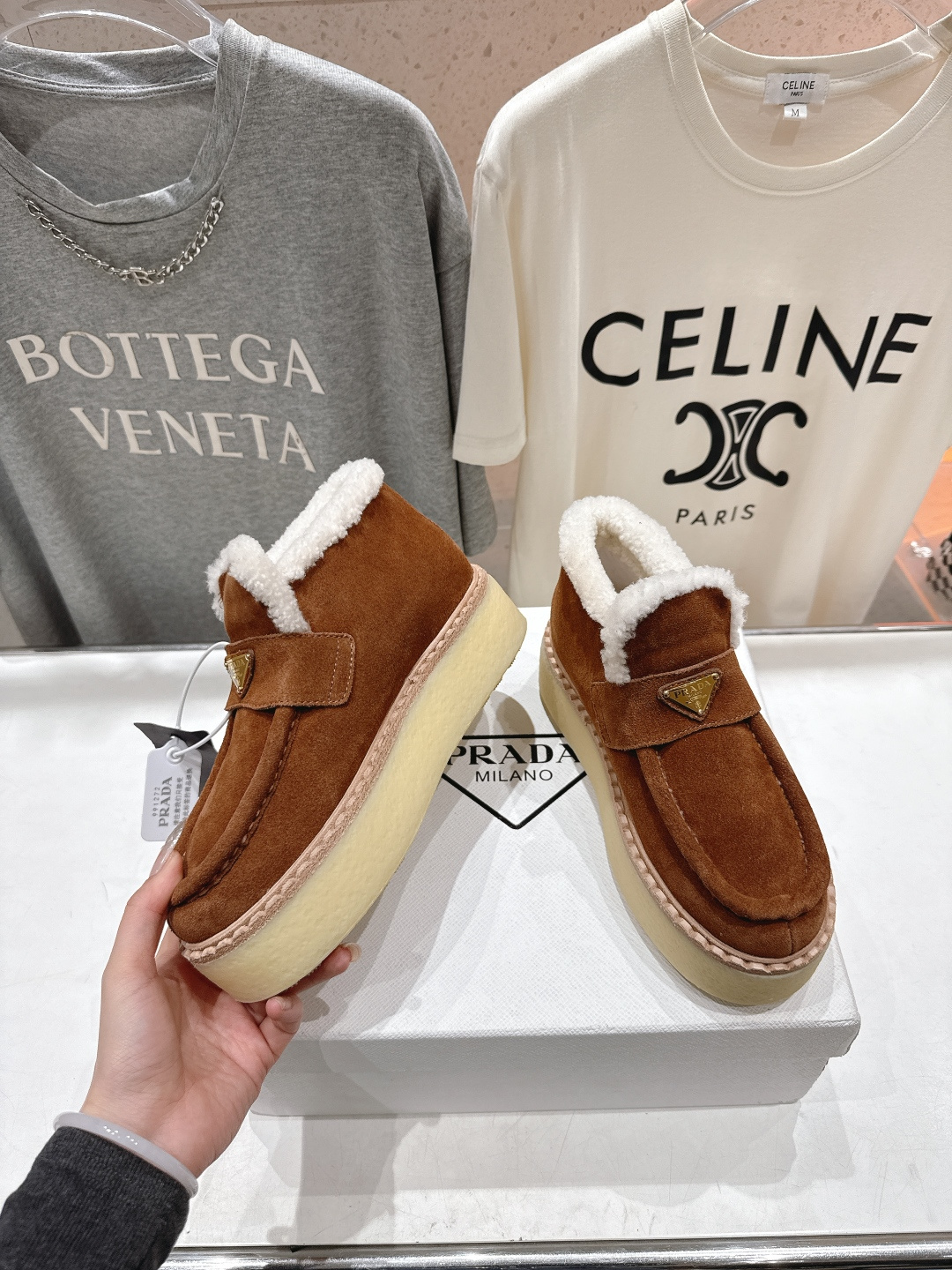 高版本出厂 Prada*普拉达F029 2025ss秋冬新款毛里厚底乐福鞋运动鞋休闲鞋闪亮登场🌟时尚大方