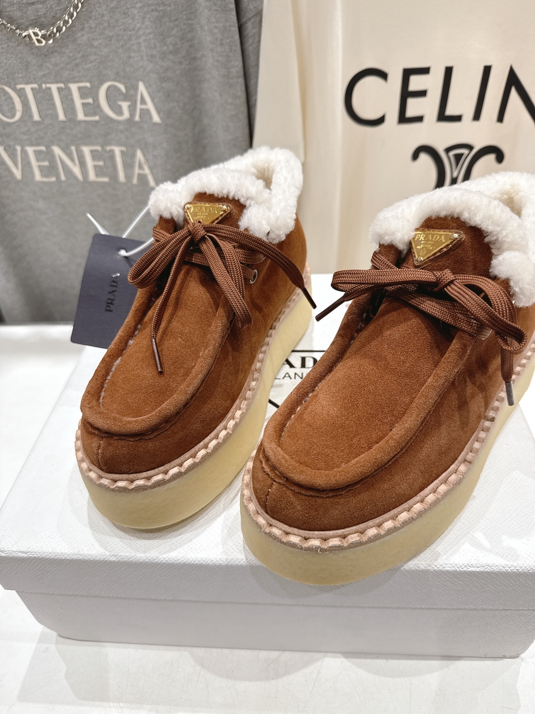 高版本出厂 Prada*普拉达F029 2025ss秋冬新款毛里厚底乐福鞋运动鞋休闲鞋闪亮登场🌟时尚大方