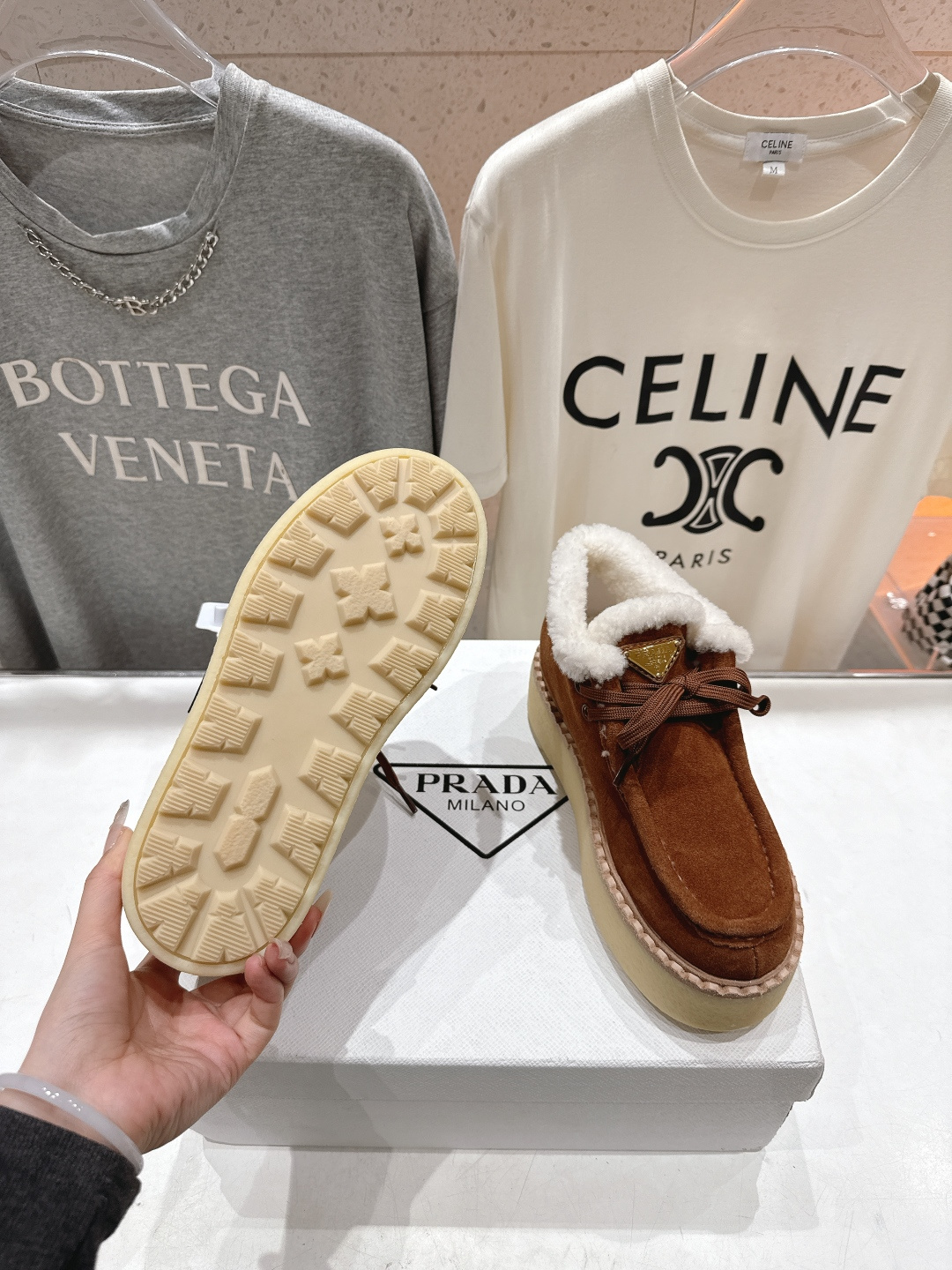 高版本出厂 Prada*普拉达F029 2025ss秋冬新款毛里厚底乐福鞋运动鞋休闲鞋闪亮登场🌟时尚大方