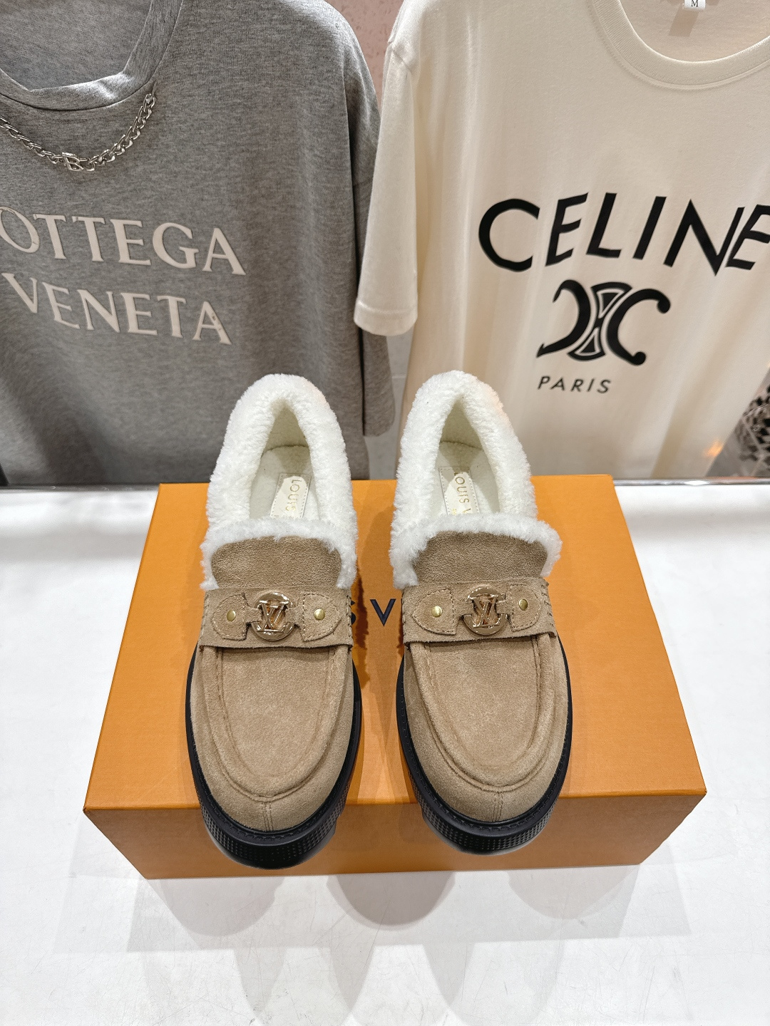 高版本出厂 LOUIS VUITTON 25ss LV驴牌冬季新款厚底羊毛里休闲鞋乐福鞋毛毛鞋本款乐福鞋