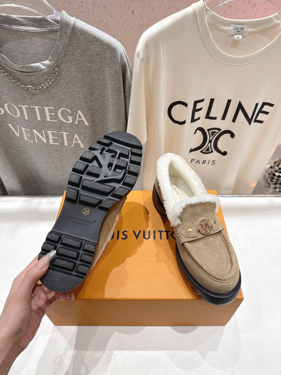 高版本出厂 LOUIS VUITTON 25ss LV驴牌冬季新款厚底羊毛里休闲鞋乐福鞋毛毛鞋本款乐福鞋