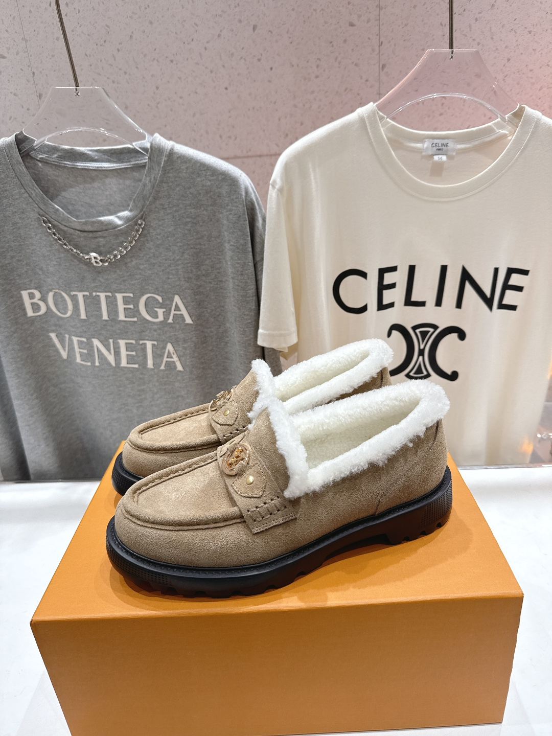 高版本出厂 LOUIS VUITTON 25ss LV驴牌冬季新款厚底羊毛里休闲鞋乐福鞋毛毛鞋本款乐福鞋