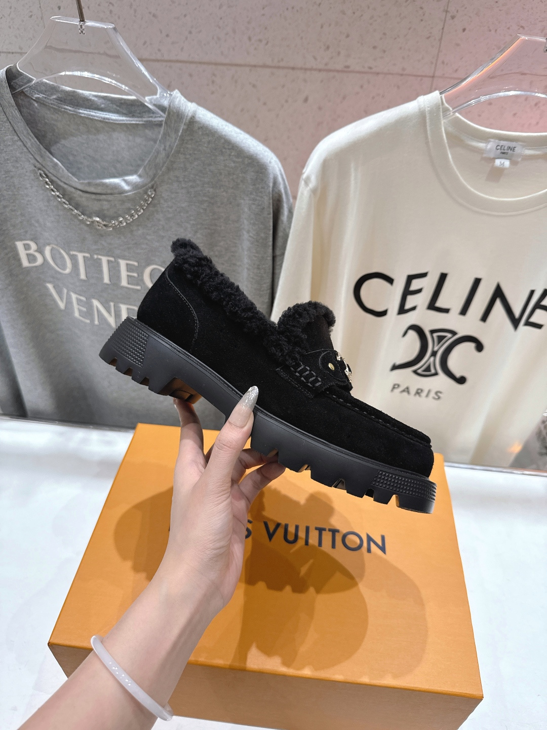 高版本出厂 LOUIS VUITTON 25ss LV驴牌冬季新款厚底羊毛里休闲鞋乐福鞋毛毛鞋本款乐福鞋