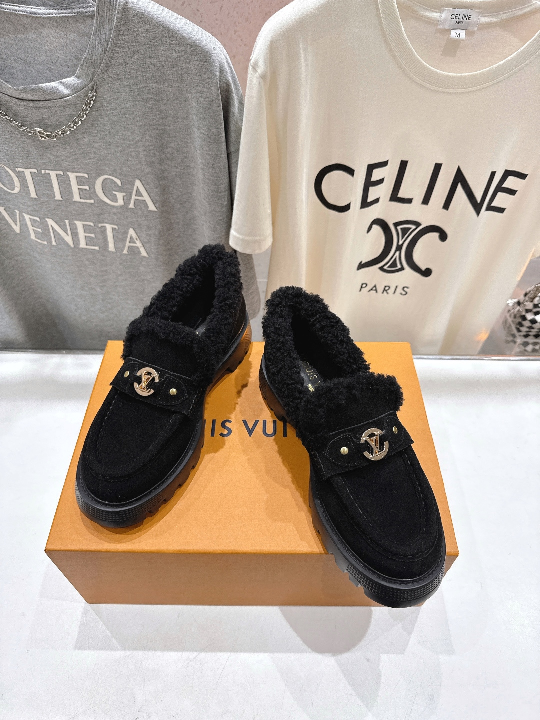 高版本出厂 LOUIS VUITTON 25ss LV驴牌冬季新款厚底羊毛里休闲鞋乐福鞋毛毛鞋本款乐福鞋