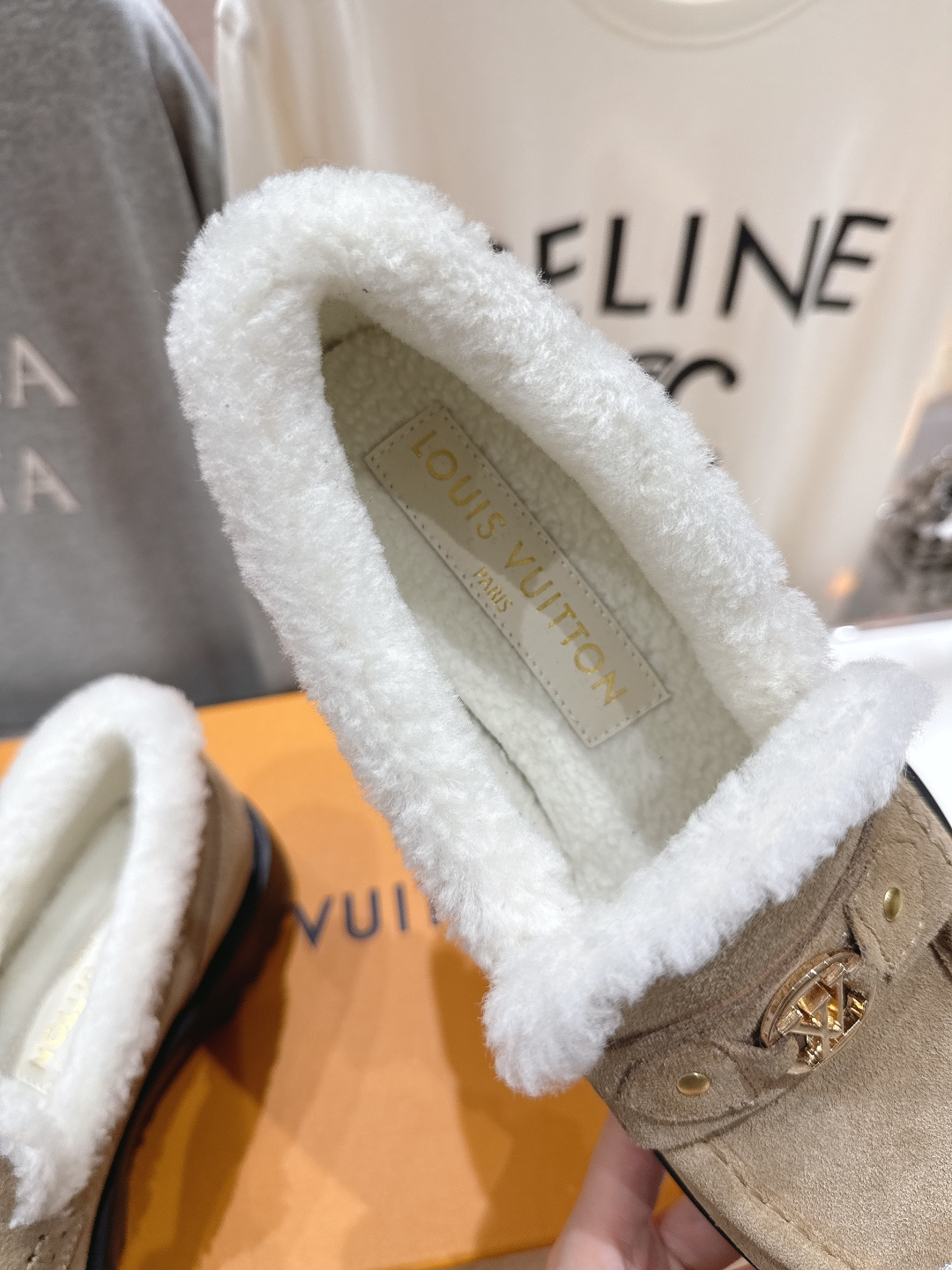 高版本出厂 LOUIS VUITTON 25ss LV驴牌冬季新款厚底羊毛里休闲鞋乐福鞋毛毛鞋本款乐福鞋