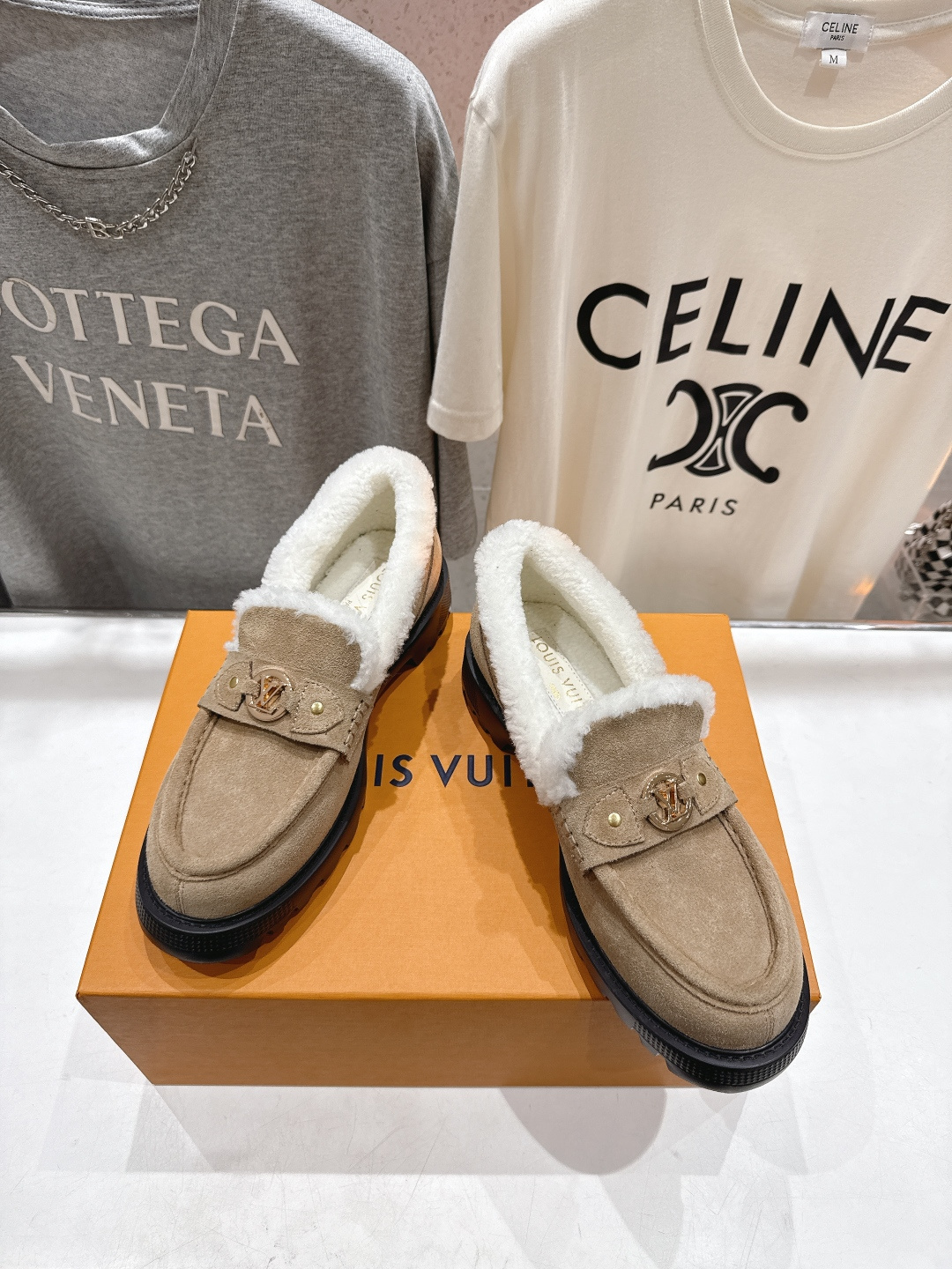 高版本出厂 LOUIS VUITTON 25ss LV驴牌冬季新款厚底羊毛里休闲鞋乐福鞋毛毛鞋本款乐福鞋