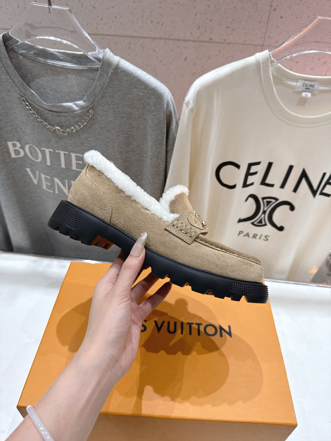 高版本出厂 LOUIS VUITTON 25ss LV驴牌冬季新款厚底羊毛里休闲鞋乐福鞋毛毛鞋本款乐福鞋