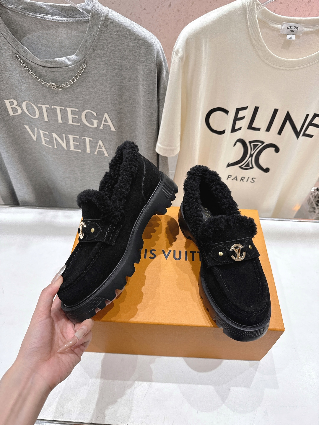 高版本出厂 LOUIS VUITTON 25ss LV驴牌冬季新款厚底羊毛里休闲鞋乐福鞋毛毛鞋本款乐福鞋