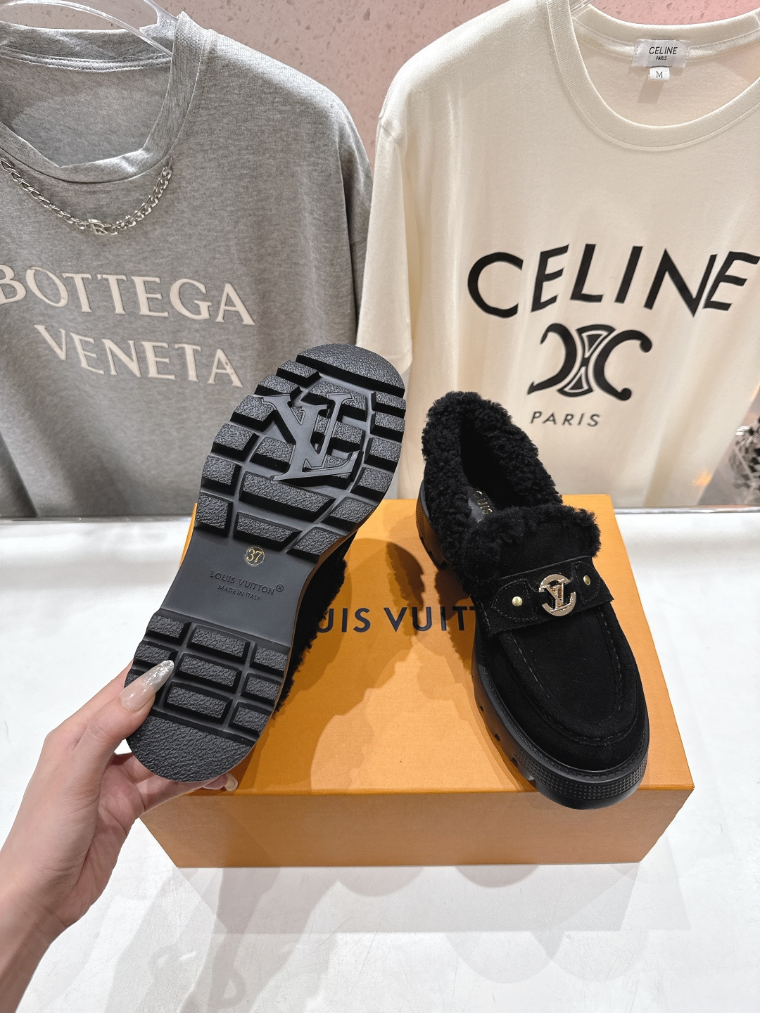 高版本出厂 LOUIS VUITTON 25ss LV驴牌冬季新款厚底羊毛里休闲鞋乐福鞋毛毛鞋本款乐福鞋