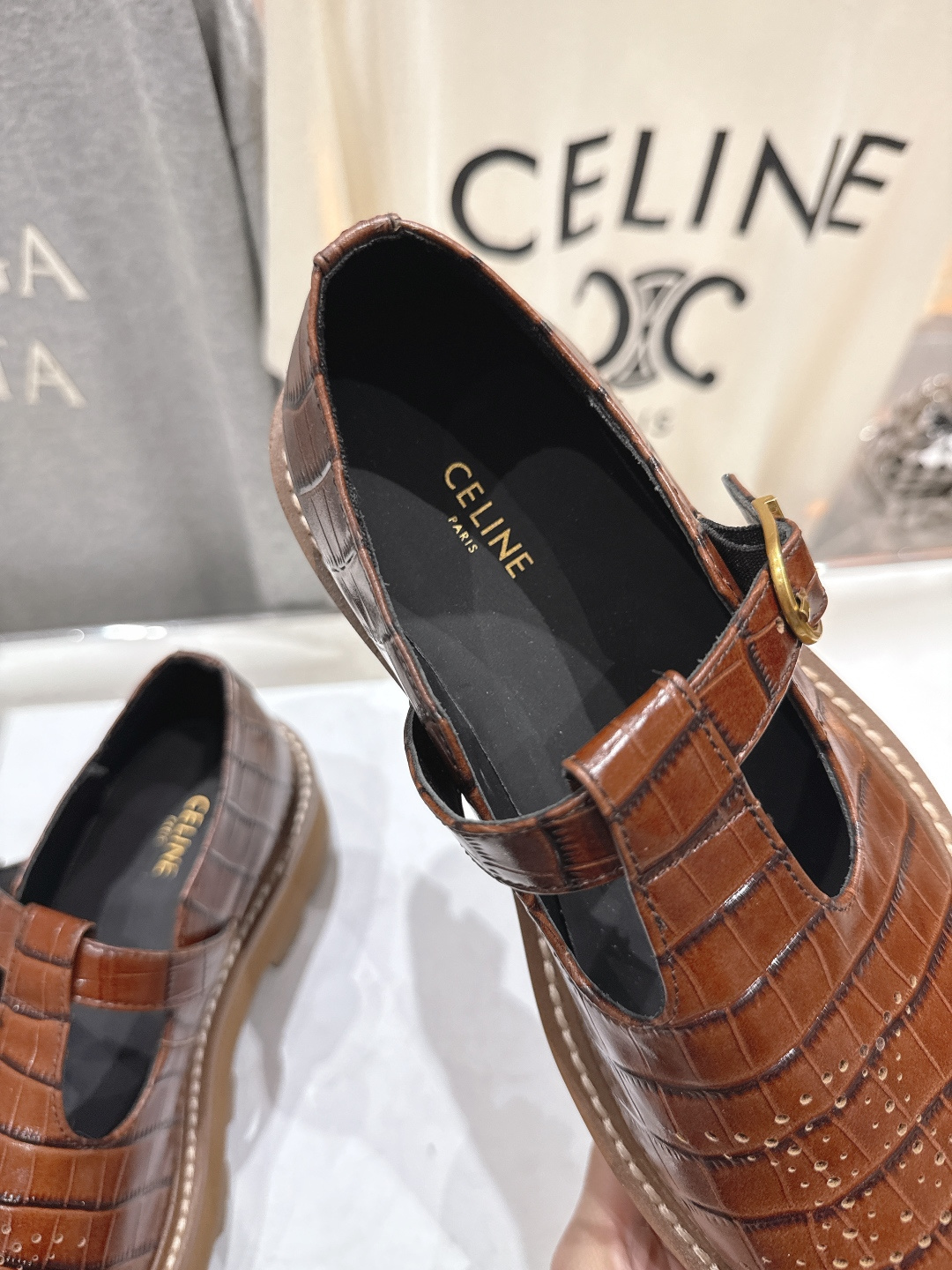 高版本出厂 CELINE*赛琳F035 2026ss早春新款厚底玛丽珍乐福鞋网红爆款来袭！各大网红抢先体