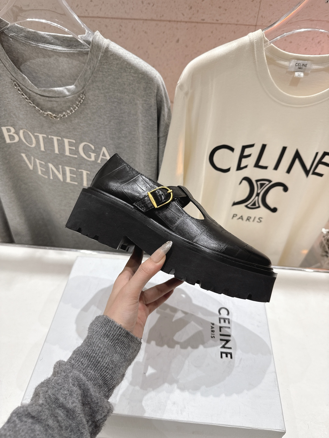 高版本出厂 CELINE*赛琳F035 2026ss早春新款厚底玛丽珍乐福鞋网红爆款来袭！各大网红抢先体