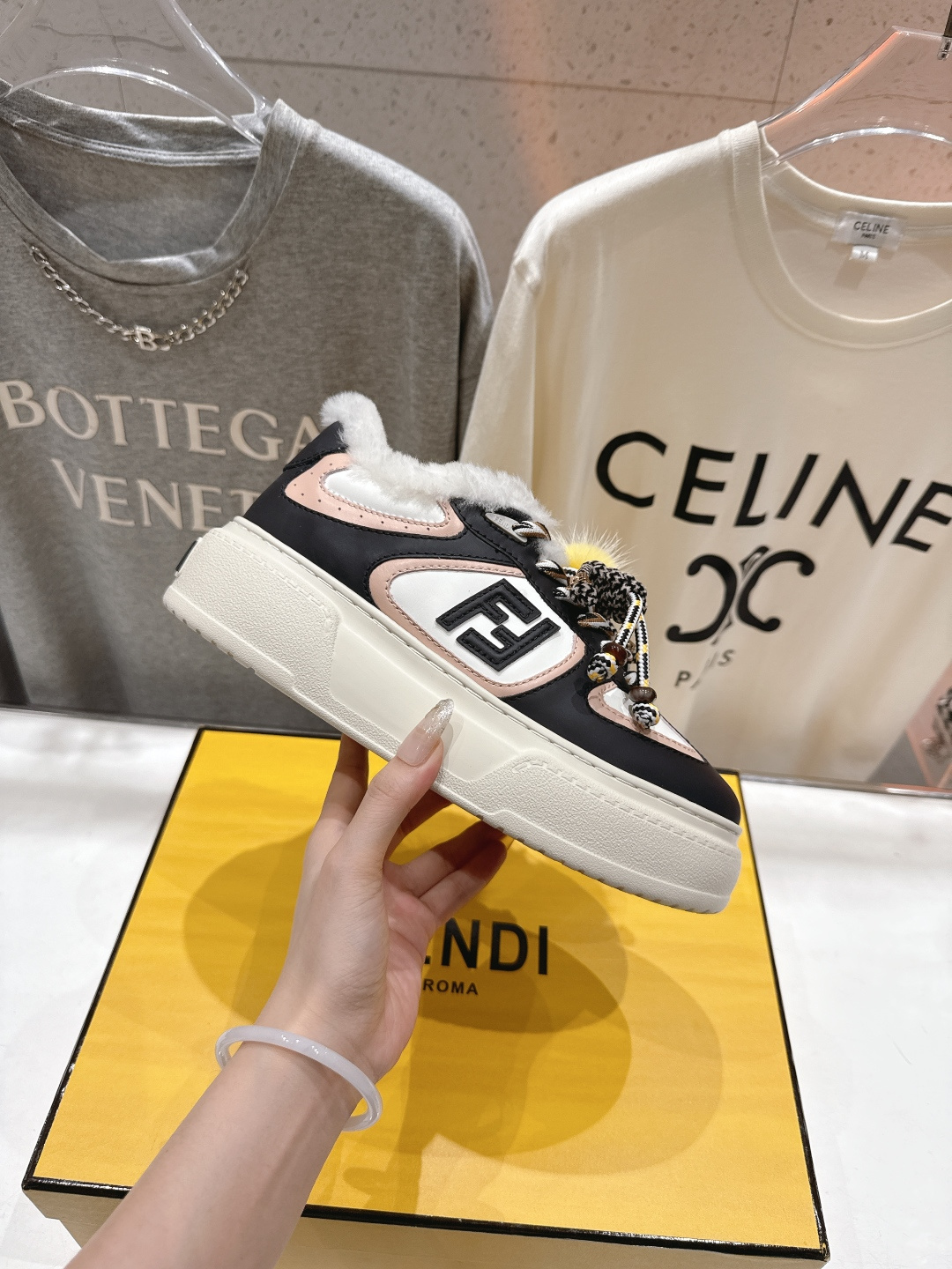 高版本出厂 毛里 Fendi/芬迪F029 2025ss冬季新款 First 1系列系带厚底羊毛里休闲运