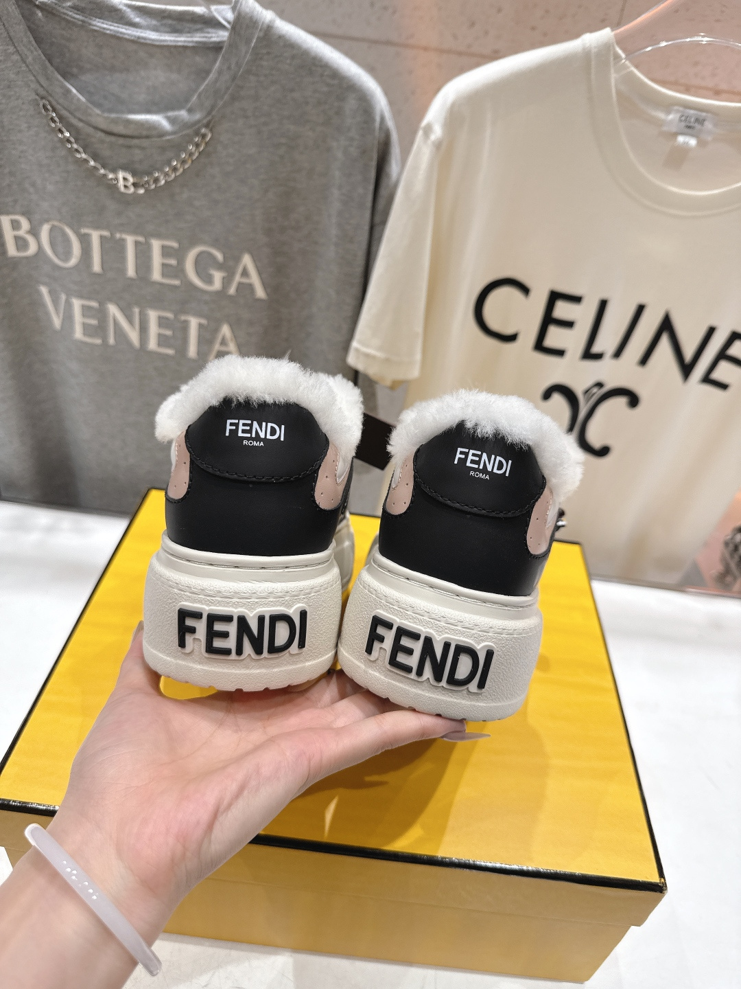 高版本出厂 毛里 Fendi/芬迪F029 2025ss冬季新款 First 1系列系带厚底羊毛里休闲运