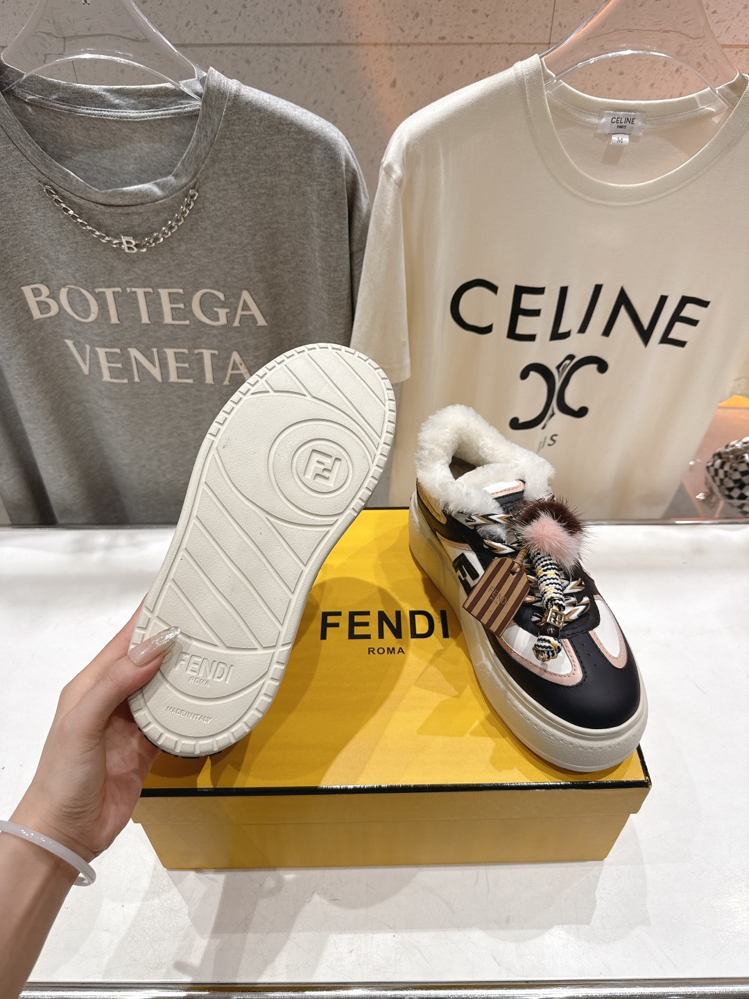 高版本出厂 毛里 Fendi/芬迪F029 2025ss冬季新款 First 1系列系带厚底羊毛里休闲运