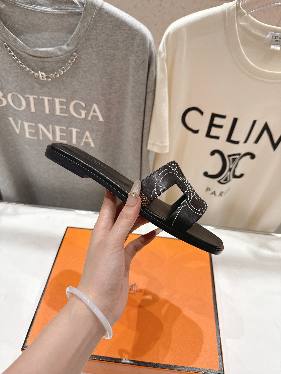 高版本出厂 HERMES*✈️爱马仕H家2026ss最新夏季升级版经典平底H拖鞋🇮🇹度假旅游必备神器#由