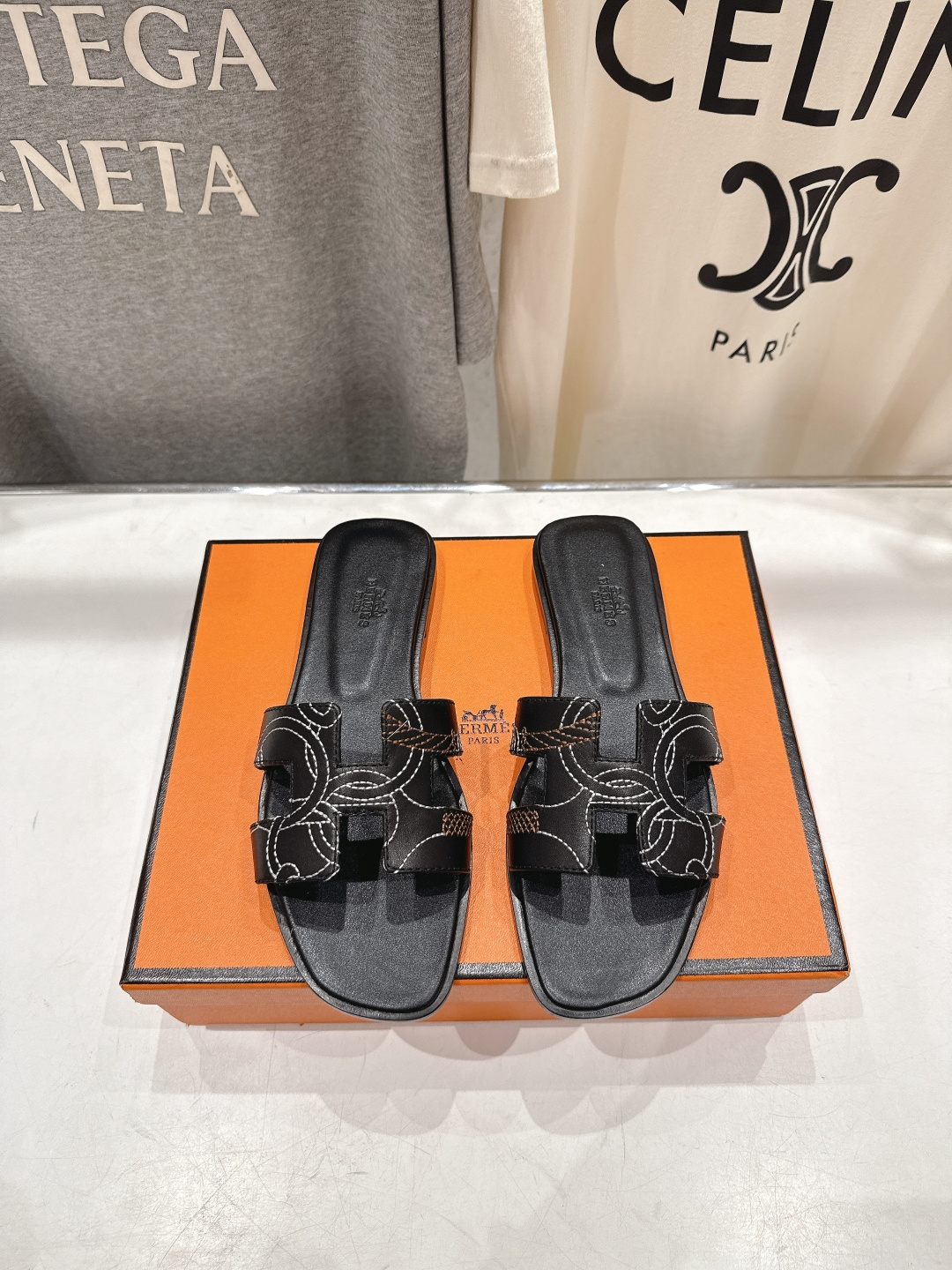 高版本出厂 HERMES*✈️爱马仕H家2026ss最新夏季升级版经典平底H拖鞋🇮🇹度假旅游必备神器#由
