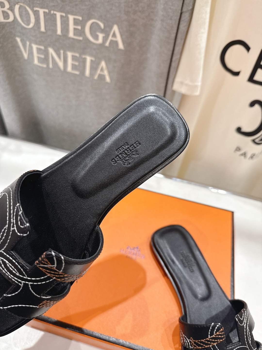 高版本出厂 HERMES*✈️爱马仕H家2026ss最新夏季升级版经典平底H拖鞋🇮🇹度假旅游必备神器#由