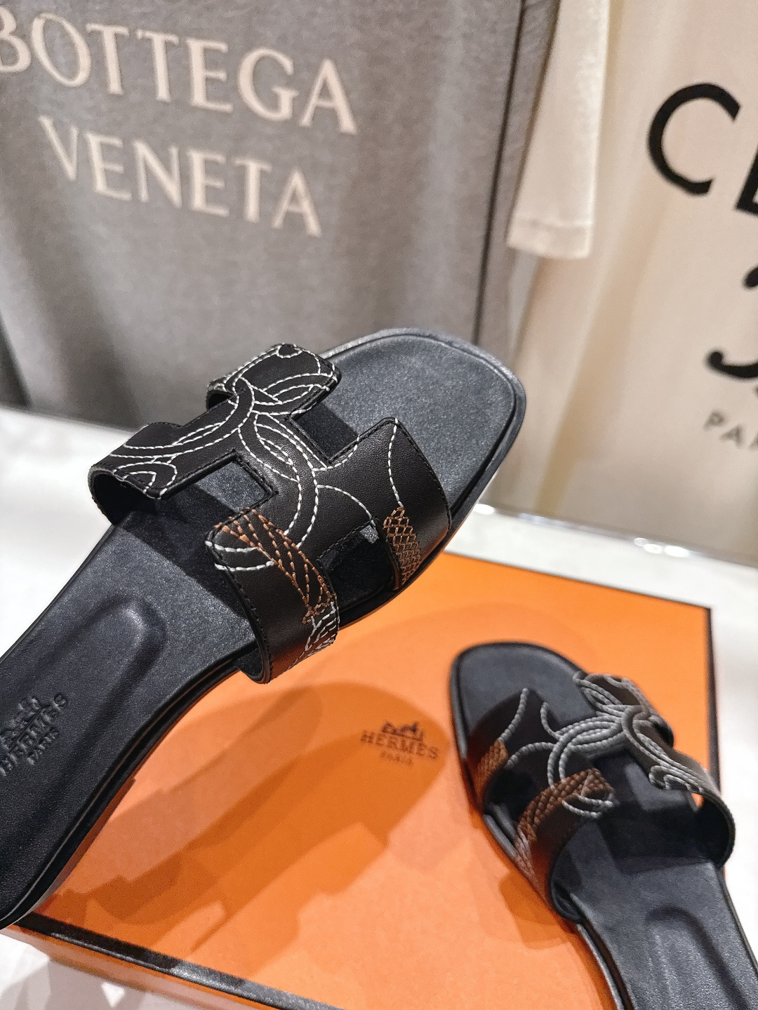 高版本出厂 HERMES*✈️爱马仕H家2026ss最新夏季升级版经典平底H拖鞋🇮🇹度假旅游必备神器#由