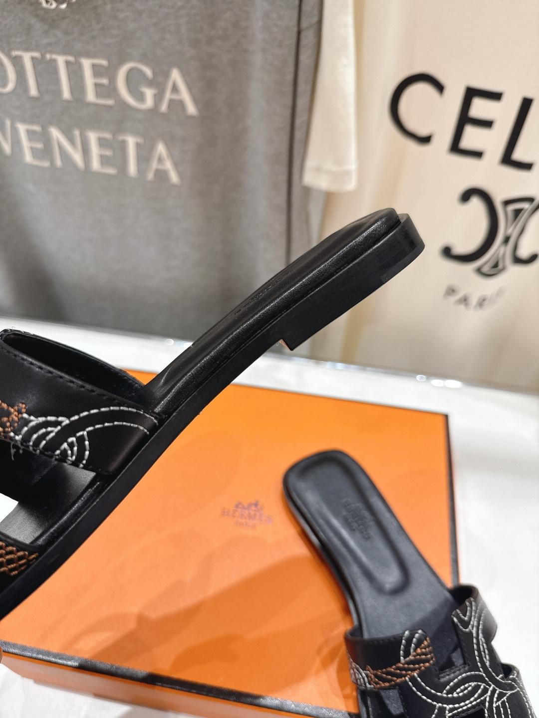 高版本出厂 HERMES*✈️爱马仕H家2026ss最新夏季升级版经典平底H拖鞋🇮🇹度假旅游必备神器#由