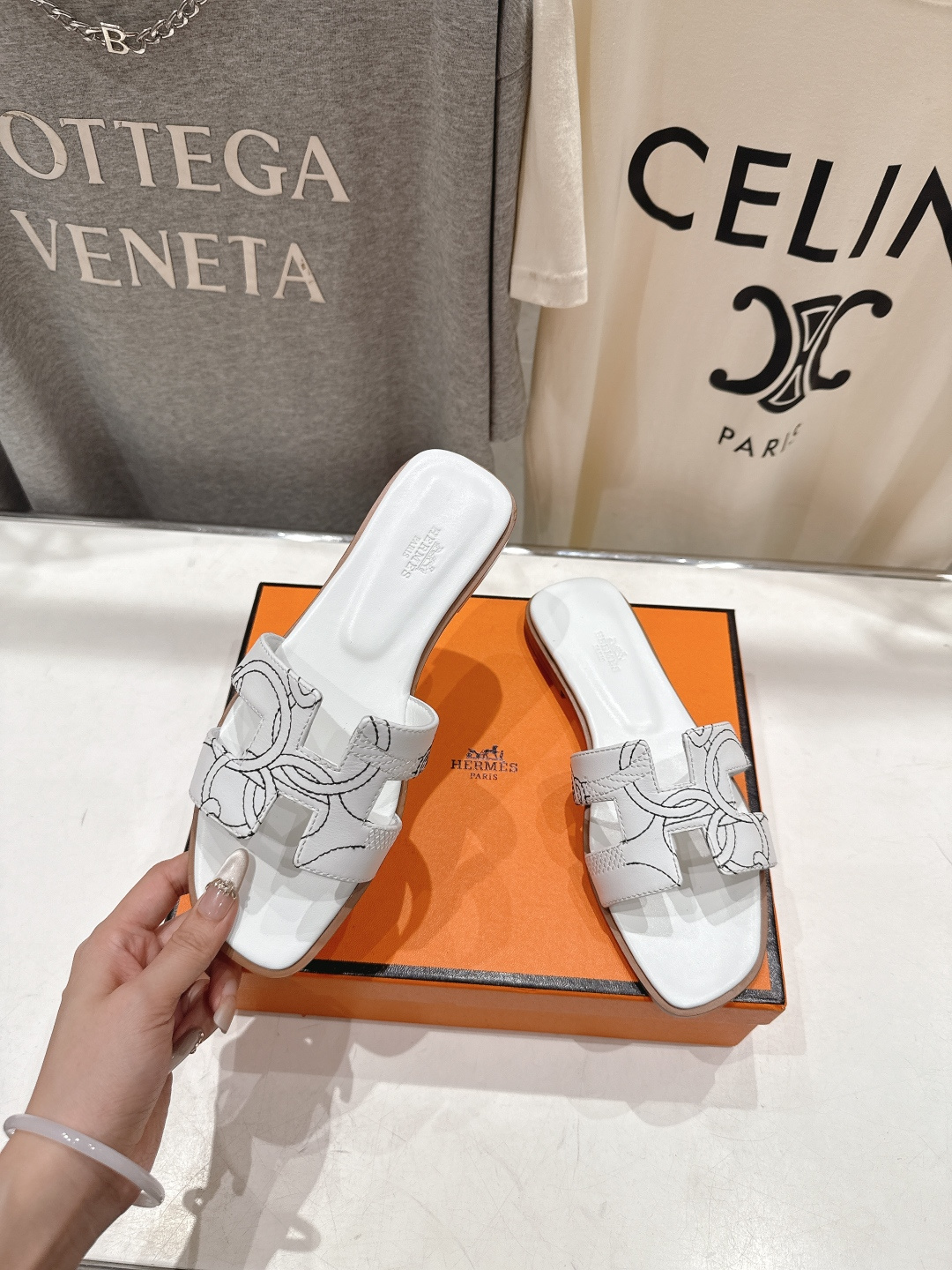 高版本出厂 HERMES*✈️爱马仕H家2026ss最新夏季升级版经典平底H拖鞋🇮🇹度假旅游必备神器#由