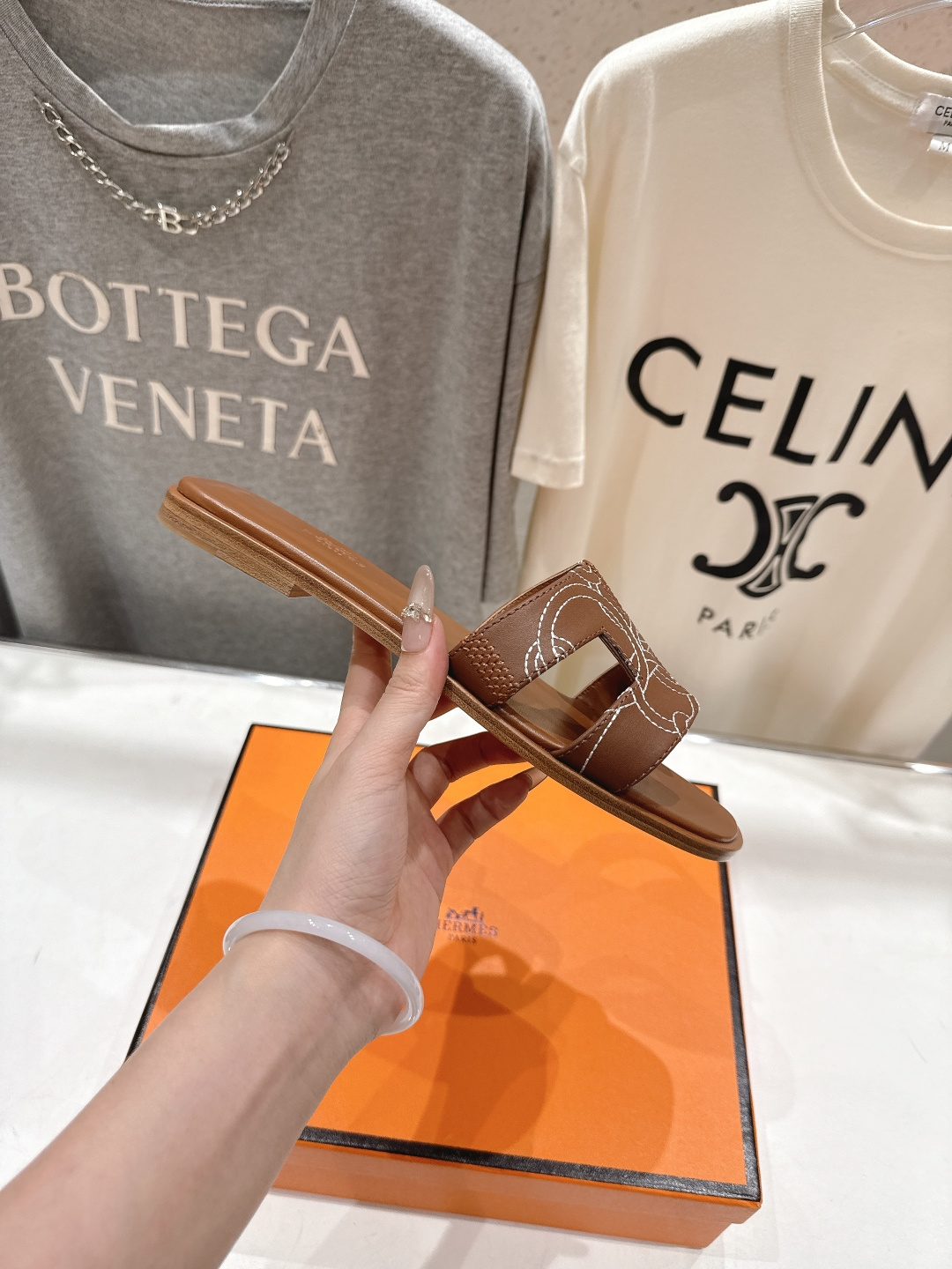 高版本出厂 HERMES*✈️爱马仕H家2026ss最新夏季升级版经典平底H拖鞋🇮🇹度假旅游必备神器#由