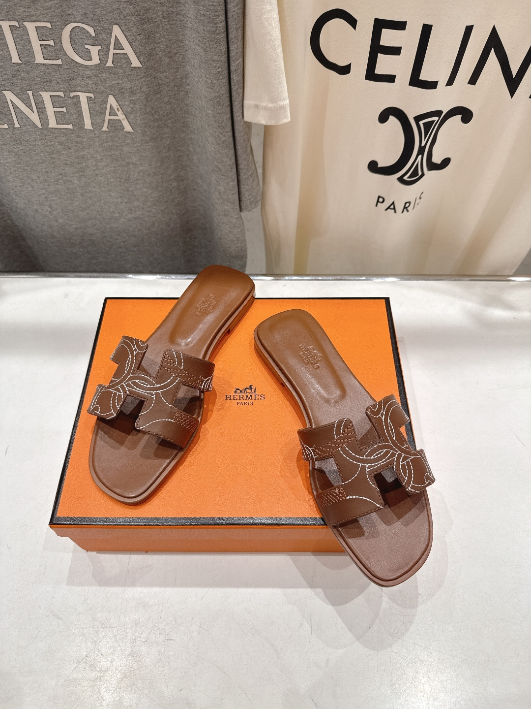 高版本出厂 HERMES*✈️爱马仕H家2026ss最新夏季升级版经典平底H拖鞋🇮🇹度假旅游必备神器#由