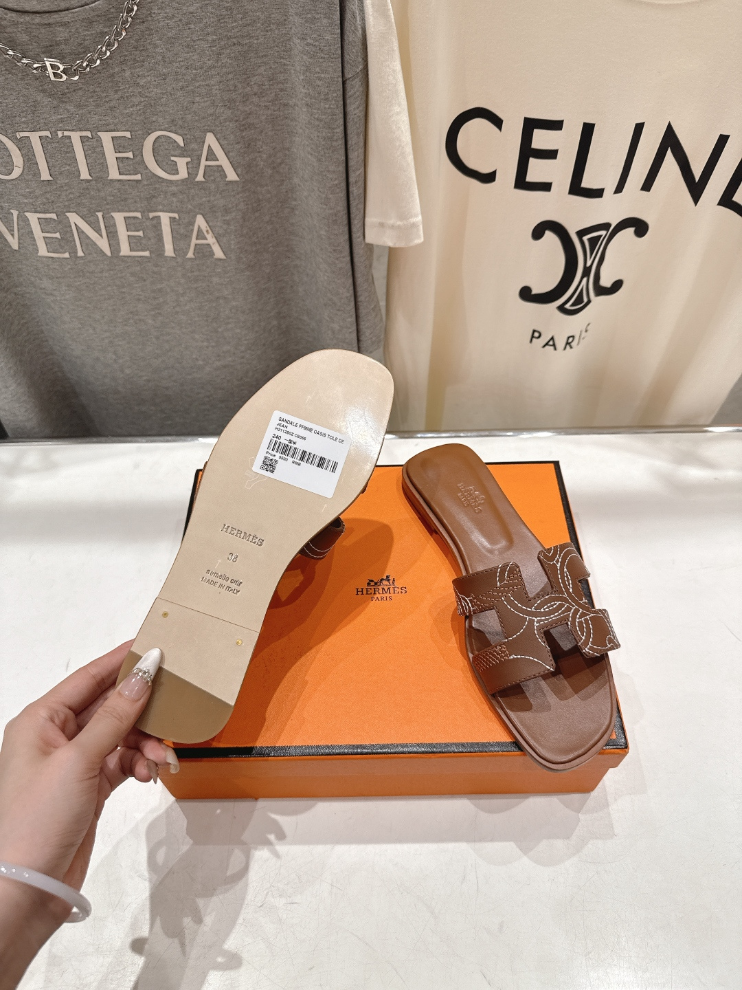 高版本出厂 HERMES*✈️爱马仕H家2026ss最新夏季升级版经典平底H拖鞋🇮🇹度假旅游必备神器#由