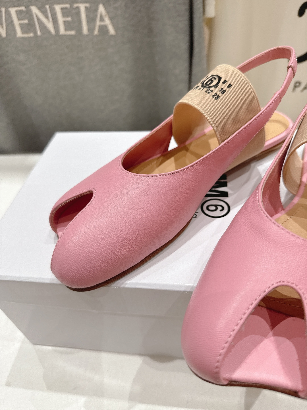 高版本出厂 MM6马吉拉F055 2026ss春夏新品玛丽珍平底鞋芭蕾舞鞋鱼嘴凉鞋舒适度不用说 肯定会很