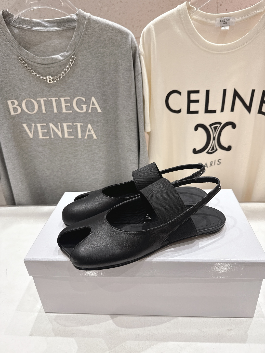 高版本出厂 MM6马吉拉F055 2026ss春夏新品玛丽珍平底鞋芭蕾舞鞋鱼嘴凉鞋舒适度不用说 肯定会很