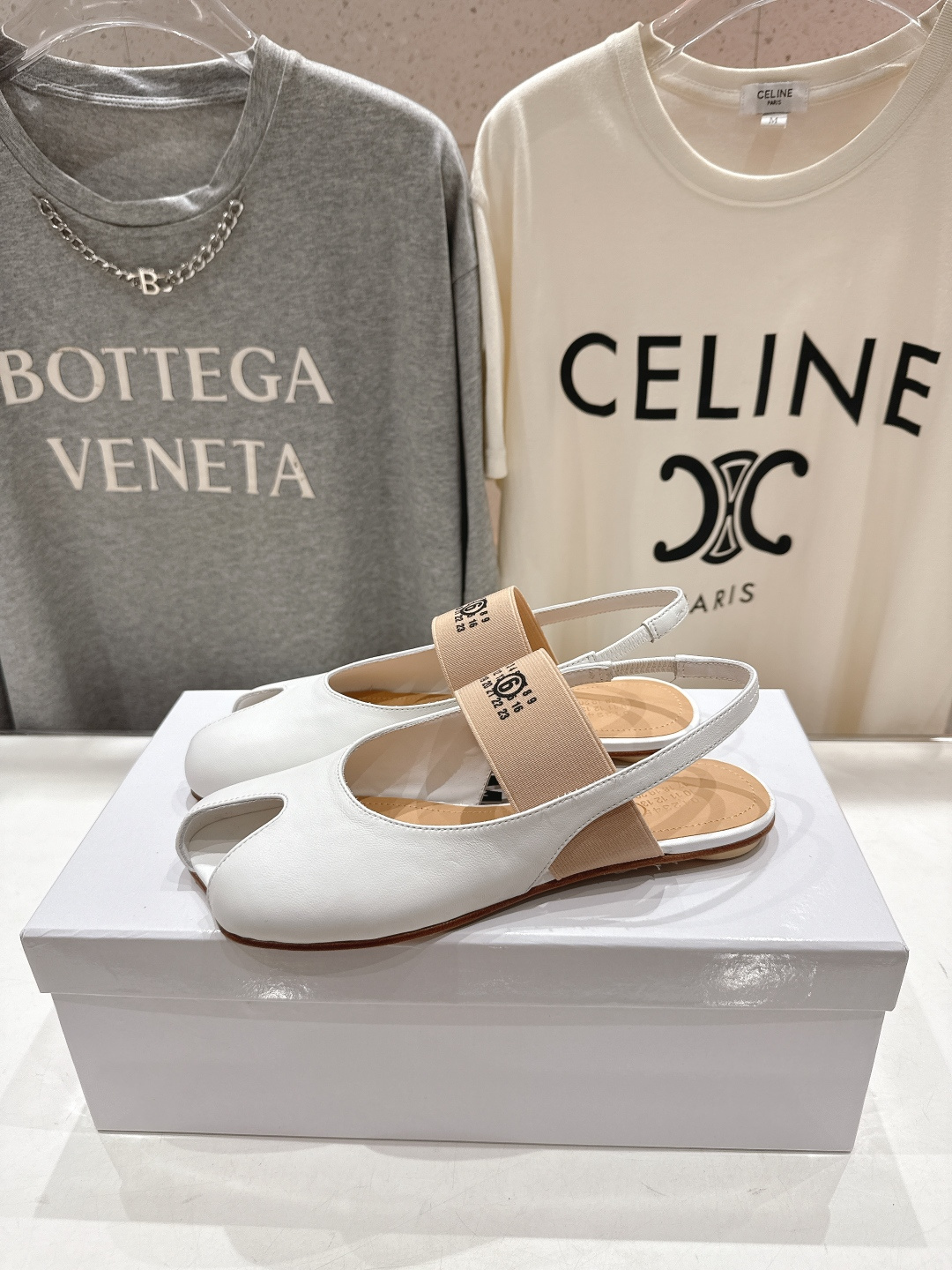 高版本出厂 MM6马吉拉F055 2026ss春夏新品玛丽珍平底鞋芭蕾舞鞋鱼嘴凉鞋舒适度不用说 肯定会很