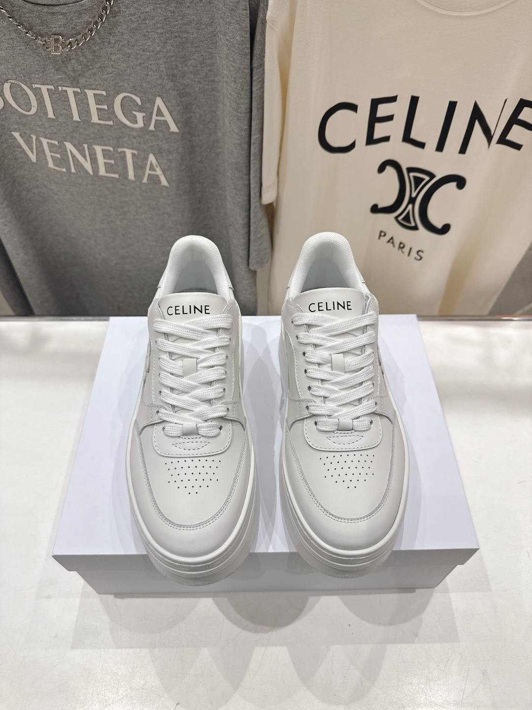 高版本出厂 厚底 CELINE*思琳赛琳F037 2026ss新款徽标系带厚底休闲鞋小白鞋简单舒服，干净