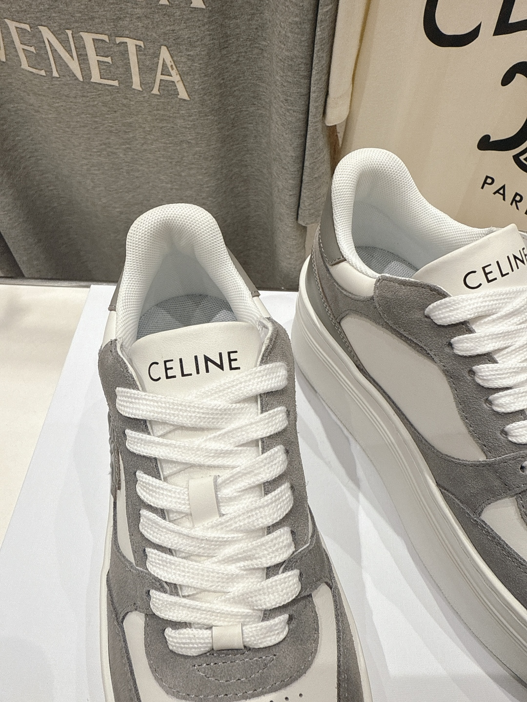 高版本出厂 厚底 CELINE*思琳赛琳F037 2026ss新款徽标系带厚底休闲鞋小白鞋简单舒服，干净
