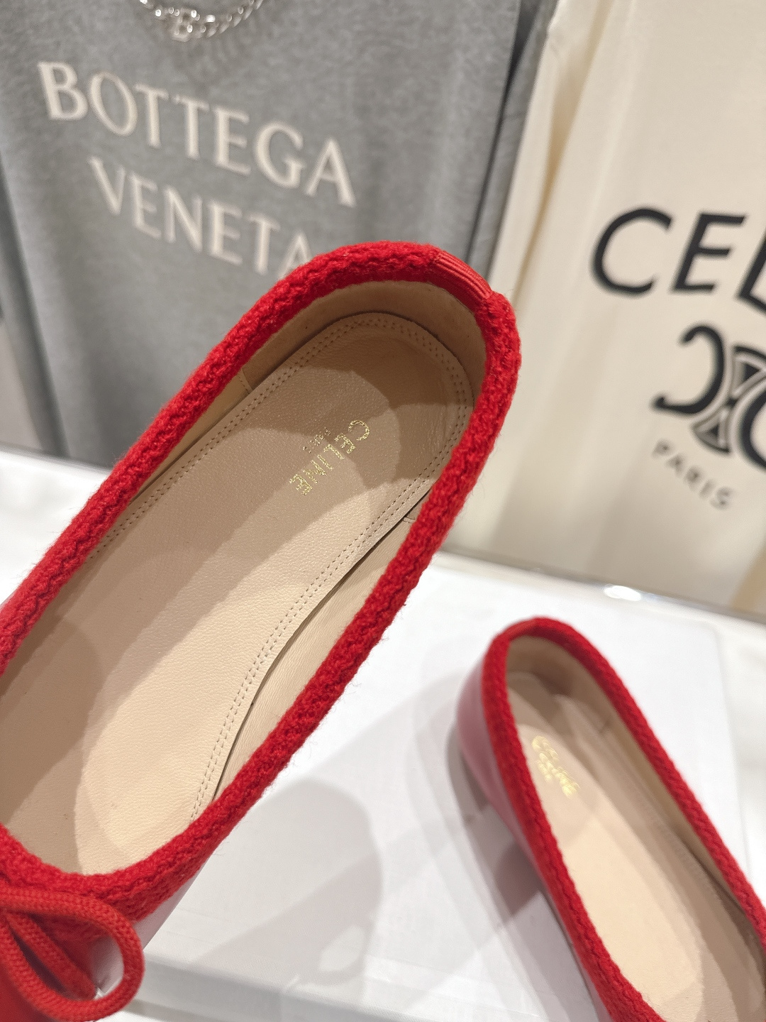 高版本出厂 CELINE*赛琳F018 2026ss早春新款玛丽珍平底乐福鞋单鞋网红爆款来袭！各大网红抢