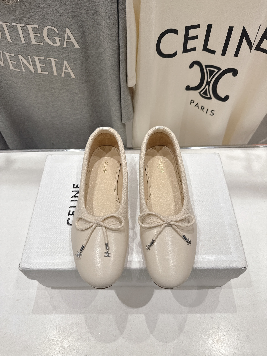 高版本出厂 CELINE*赛琳F018 2026ss早春新款玛丽珍平底乐福鞋单鞋网红爆款来袭！各大网红抢