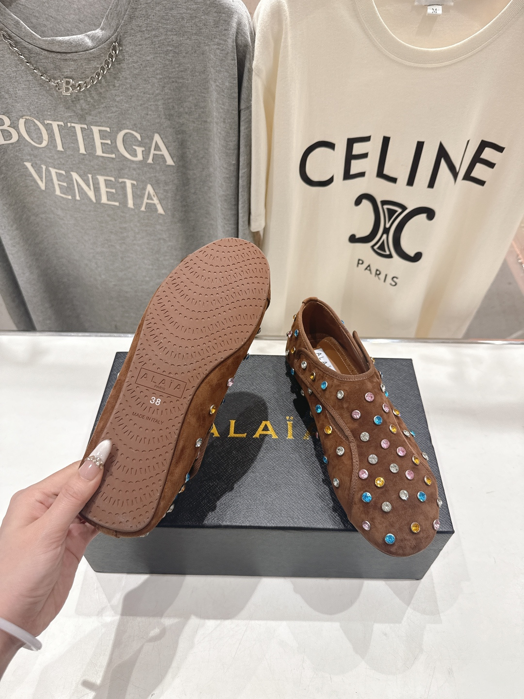 高版本出厂 独家新品 Alaia 阿莱亚F016 2026ss/走秀款带钻平底玛丽珍芭蕾舞鞋 最近超火的