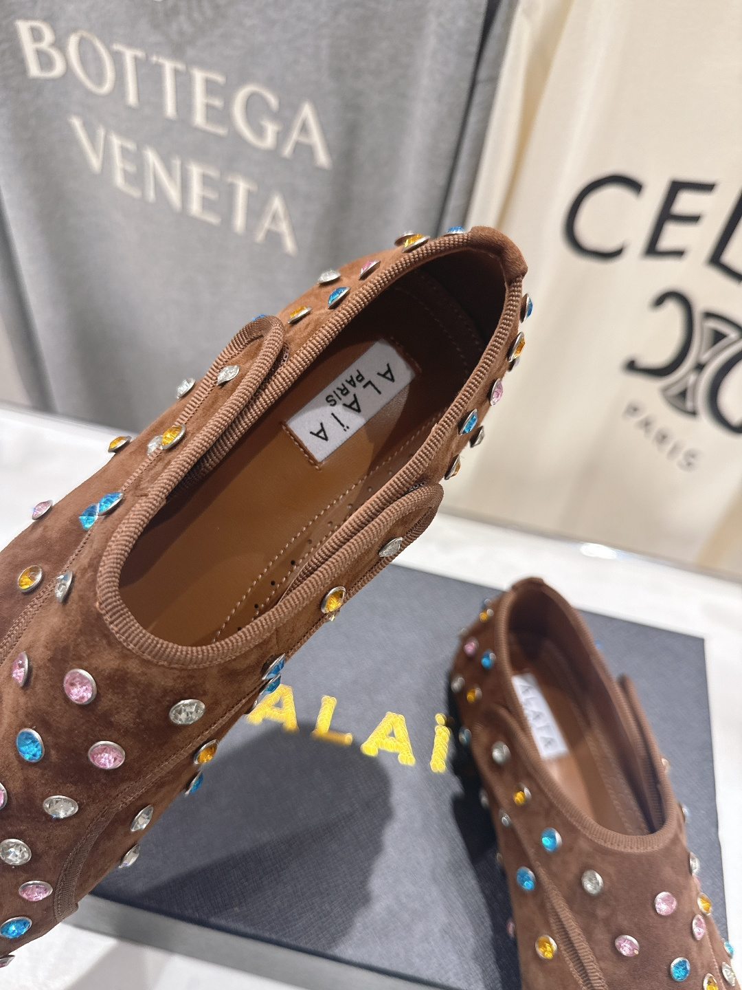 高版本出厂 独家新品 Alaia 阿莱亚F016 2026ss/走秀款带钻平底玛丽珍芭蕾舞鞋 最近超火的