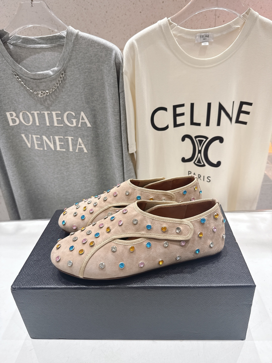 高版本出厂 独家新品 Alaia 阿莱亚F016 2026ss/走秀款带钻平底玛丽珍芭蕾舞鞋 最近超火的