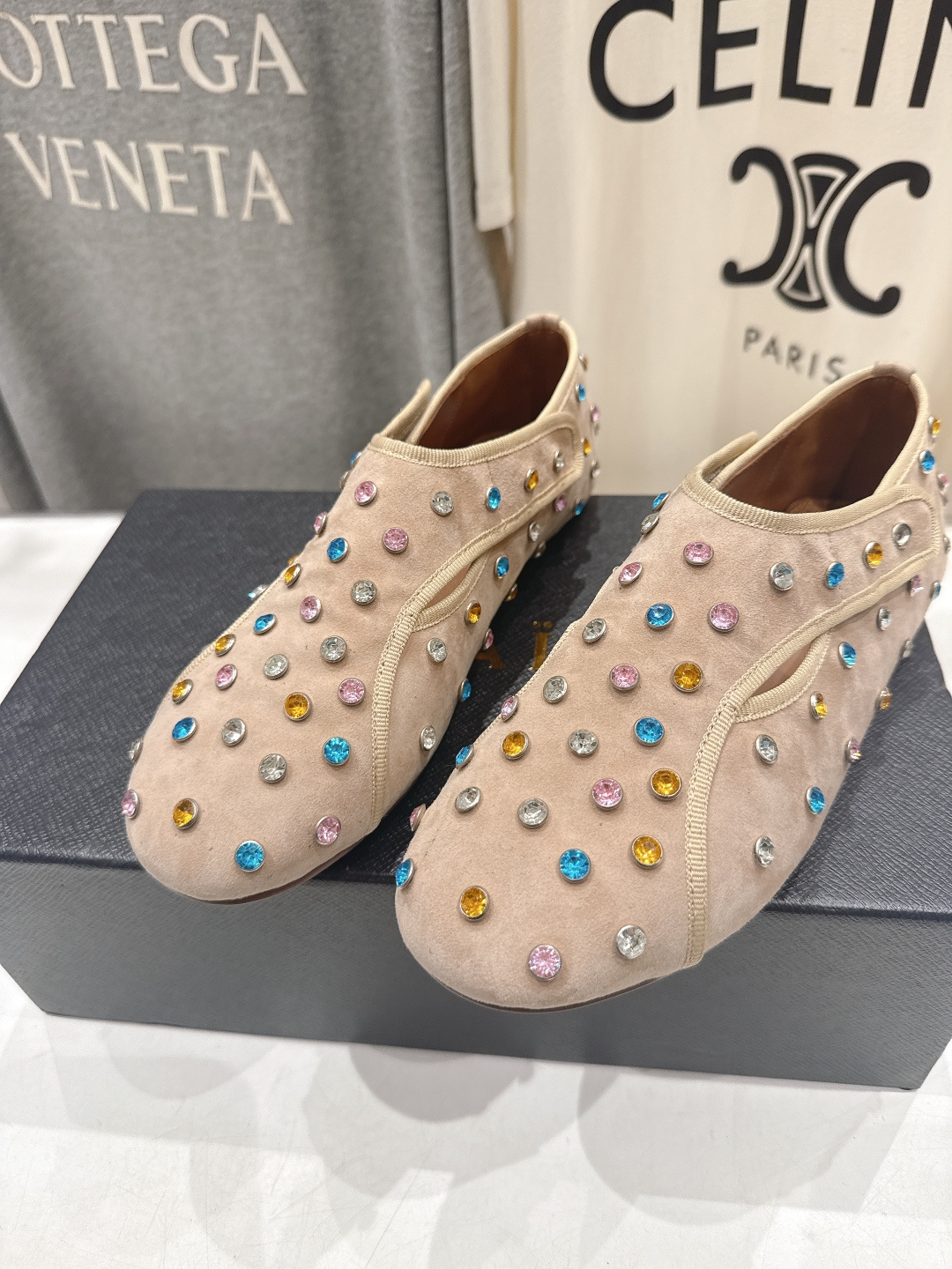 高版本出厂 独家新品 Alaia 阿莱亚F016 2026ss/走秀款带钻平底玛丽珍芭蕾舞鞋 最近超火的