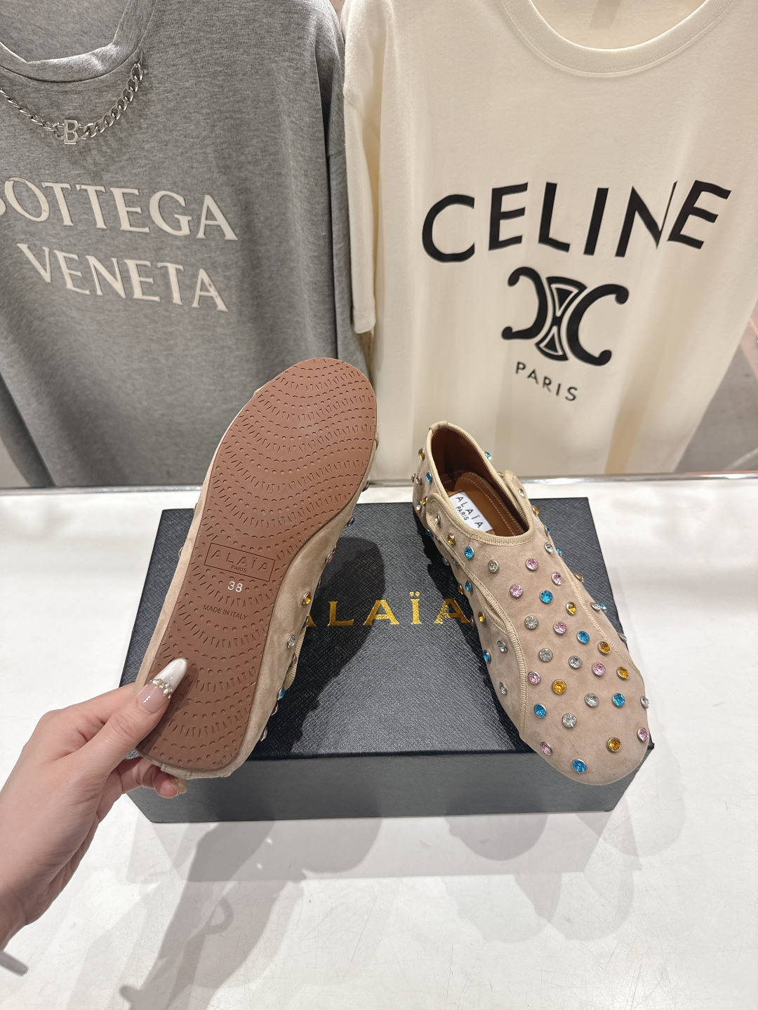 高版本出厂 独家新品 Alaia 阿莱亚F016 2026ss/走秀款带钻平底玛丽珍芭蕾舞鞋 最近超火的