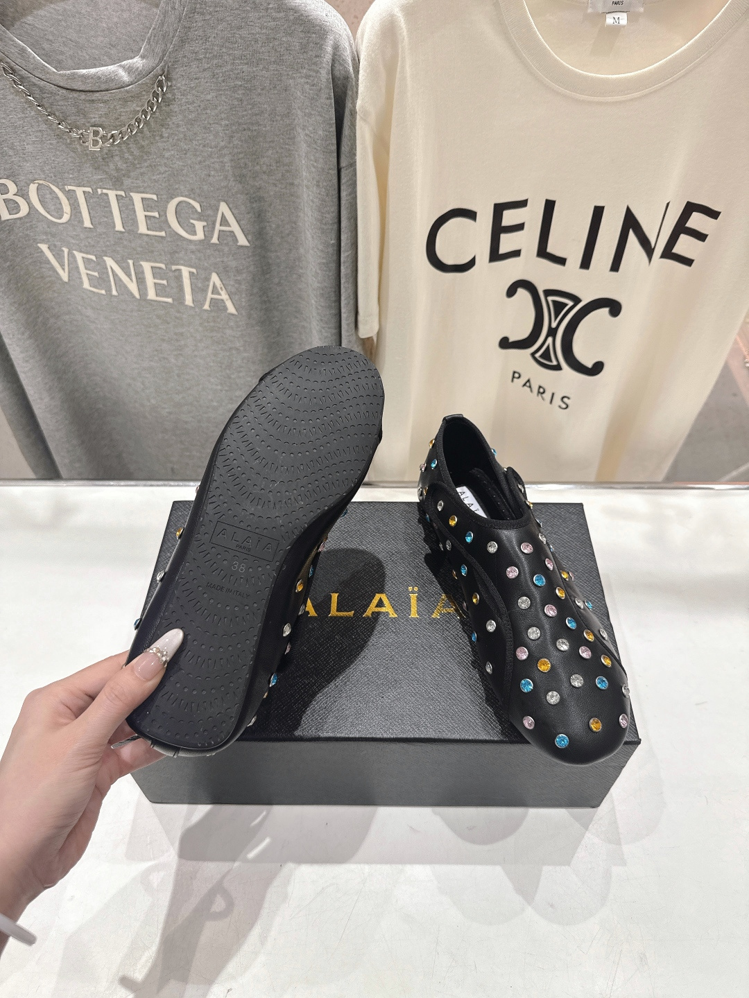 高版本出厂 独家新品 Alaia 阿莱亚F016 2026ss/走秀款带钻平底玛丽珍芭蕾舞鞋 最近超火的