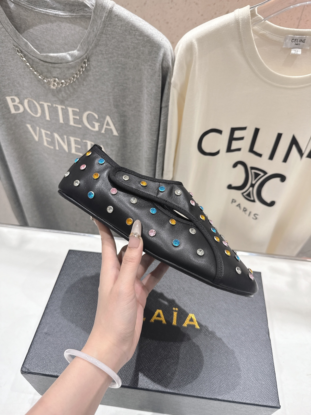 高版本出厂 独家新品 Alaia 阿莱亚F016 2026ss/走秀款带钻平底玛丽珍芭蕾舞鞋 最近超火的