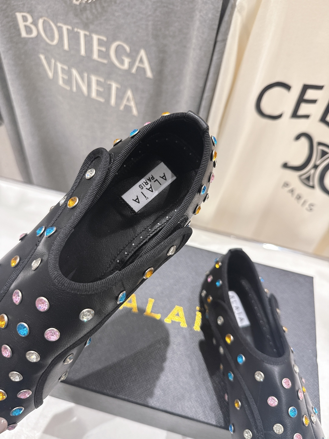 高版本出厂 独家新品 Alaia 阿莱亚F016 2026ss/走秀款带钻平底玛丽珍芭蕾舞鞋 最近超火的