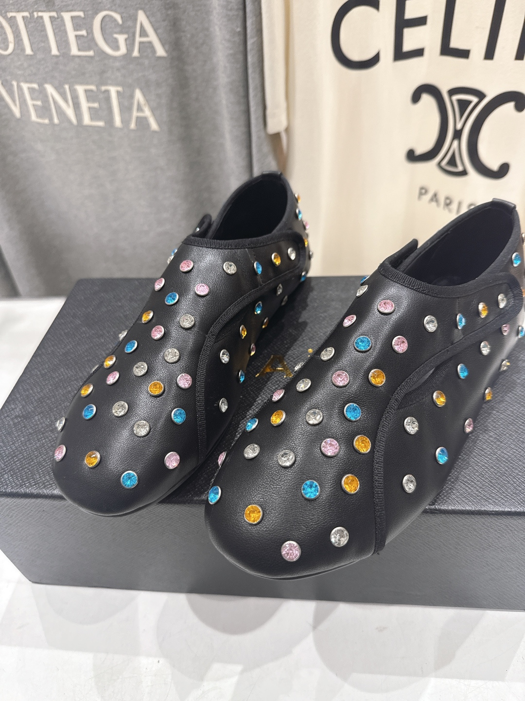 高版本出厂 独家新品 Alaia 阿莱亚F016 2026ss/走秀款带钻平底玛丽珍芭蕾舞鞋 最近超火的