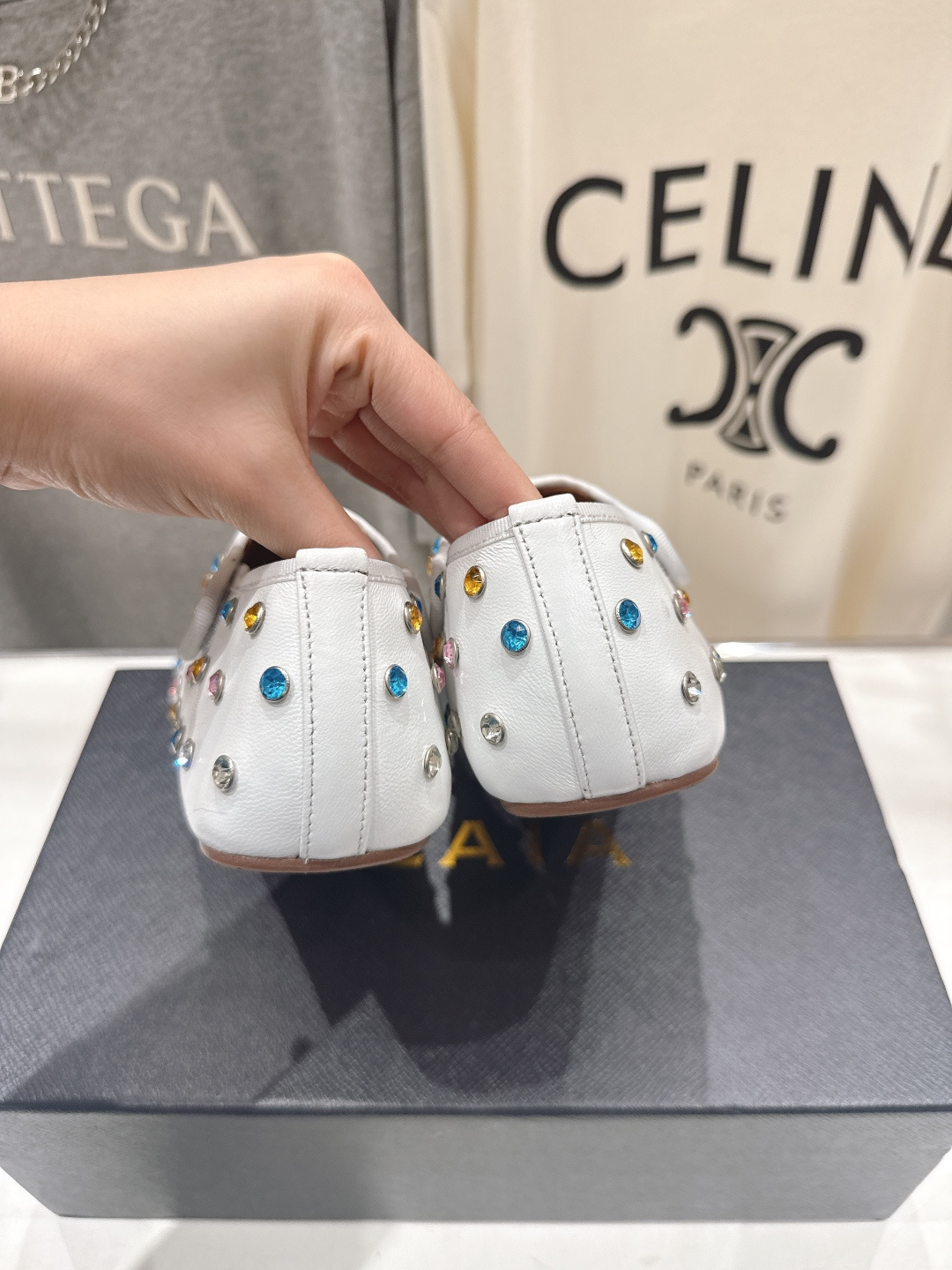 高版本出厂 独家新品 Alaia 阿莱亚F016 2026ss/走秀款带钻平底玛丽珍芭蕾舞鞋 最近超火的