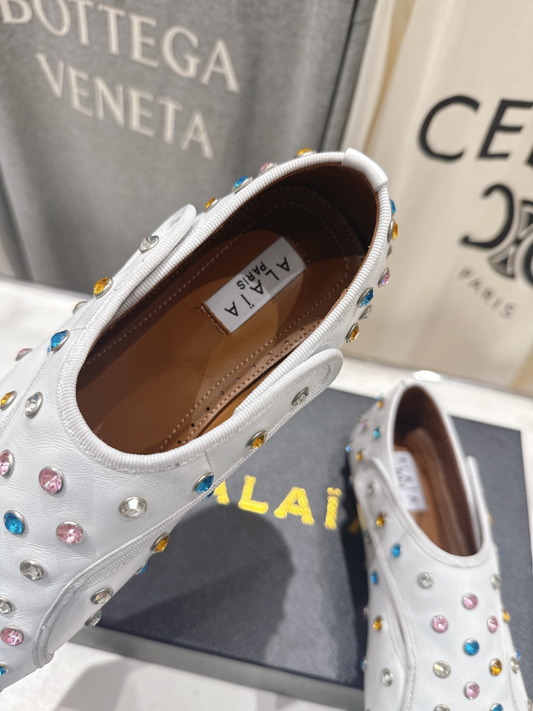 高版本出厂 独家新品 Alaia 阿莱亚F016 2026ss/走秀款带钻平底玛丽珍芭蕾舞鞋 最近超火的