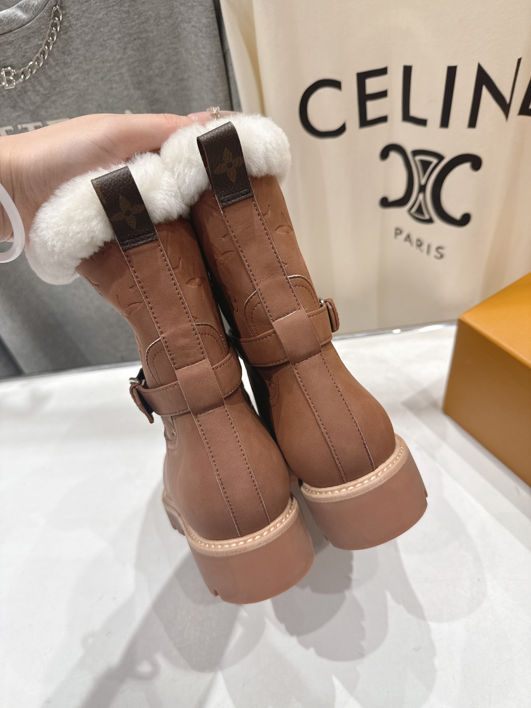 高版本出厂 LOUIS VUITTON ss25 LV驴牌秋冬新款厚底雪地靴保暖短靴LV冬季滑雪系列Mo