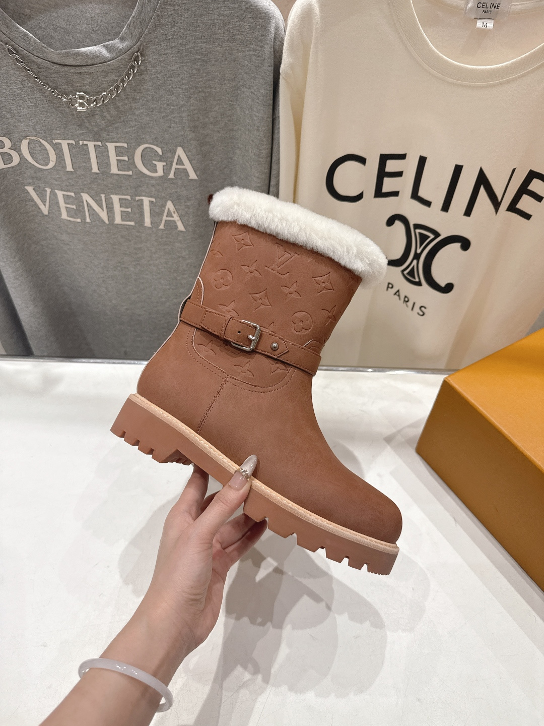 高版本出厂 LOUIS VUITTON ss25 LV驴牌秋冬新款厚底雪地靴保暖短靴LV冬季滑雪系列Mo