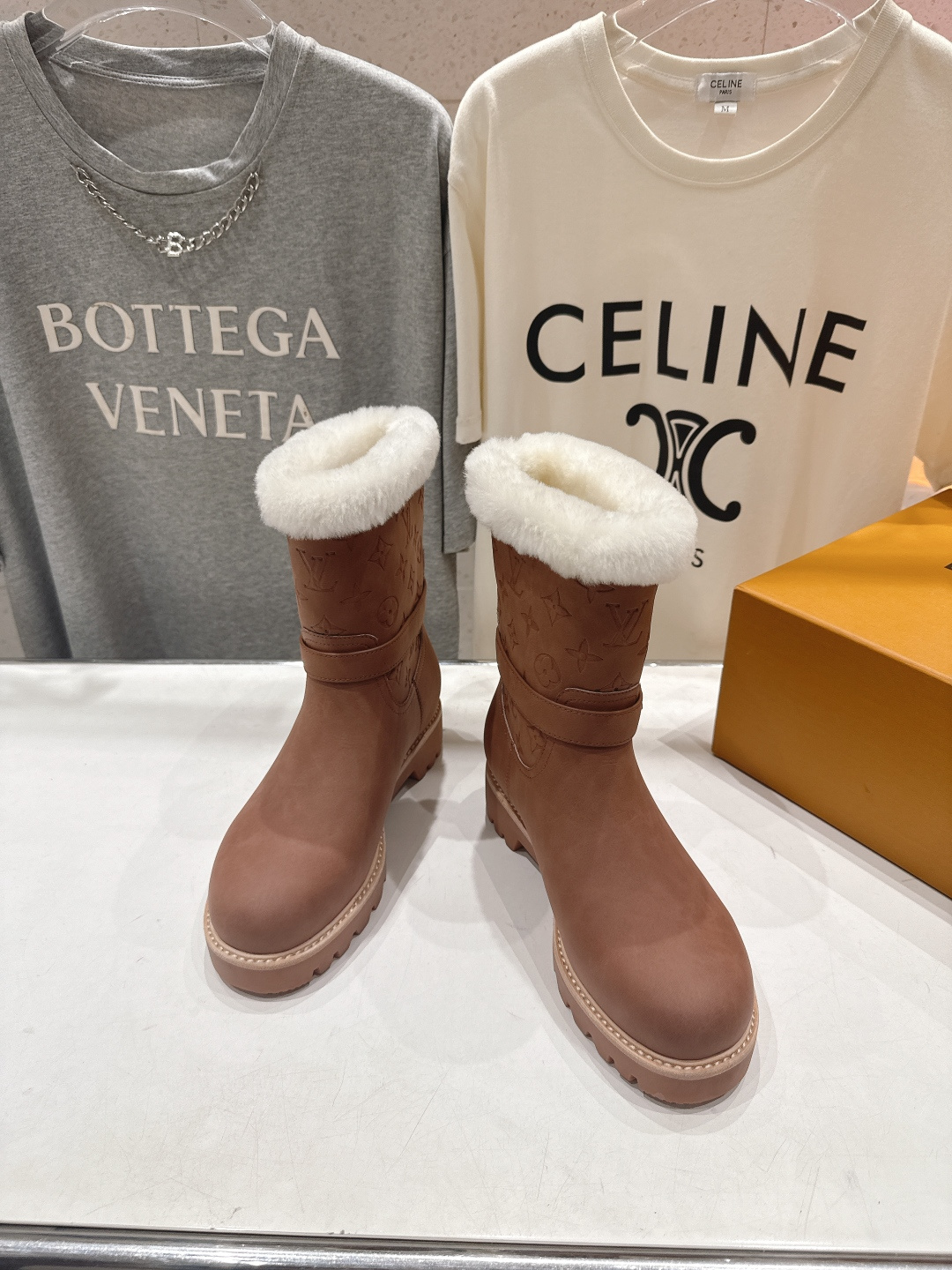 高版本出厂 LOUIS VUITTON ss25 LV驴牌秋冬新款厚底雪地靴保暖短靴LV冬季滑雪系列Mo