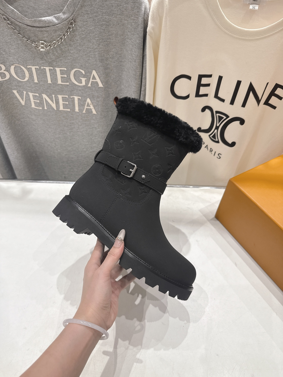 高版本出厂 LOUIS VUITTON ss25 LV驴牌秋冬新款厚底雪地靴保暖短靴LV冬季滑雪系列Mo