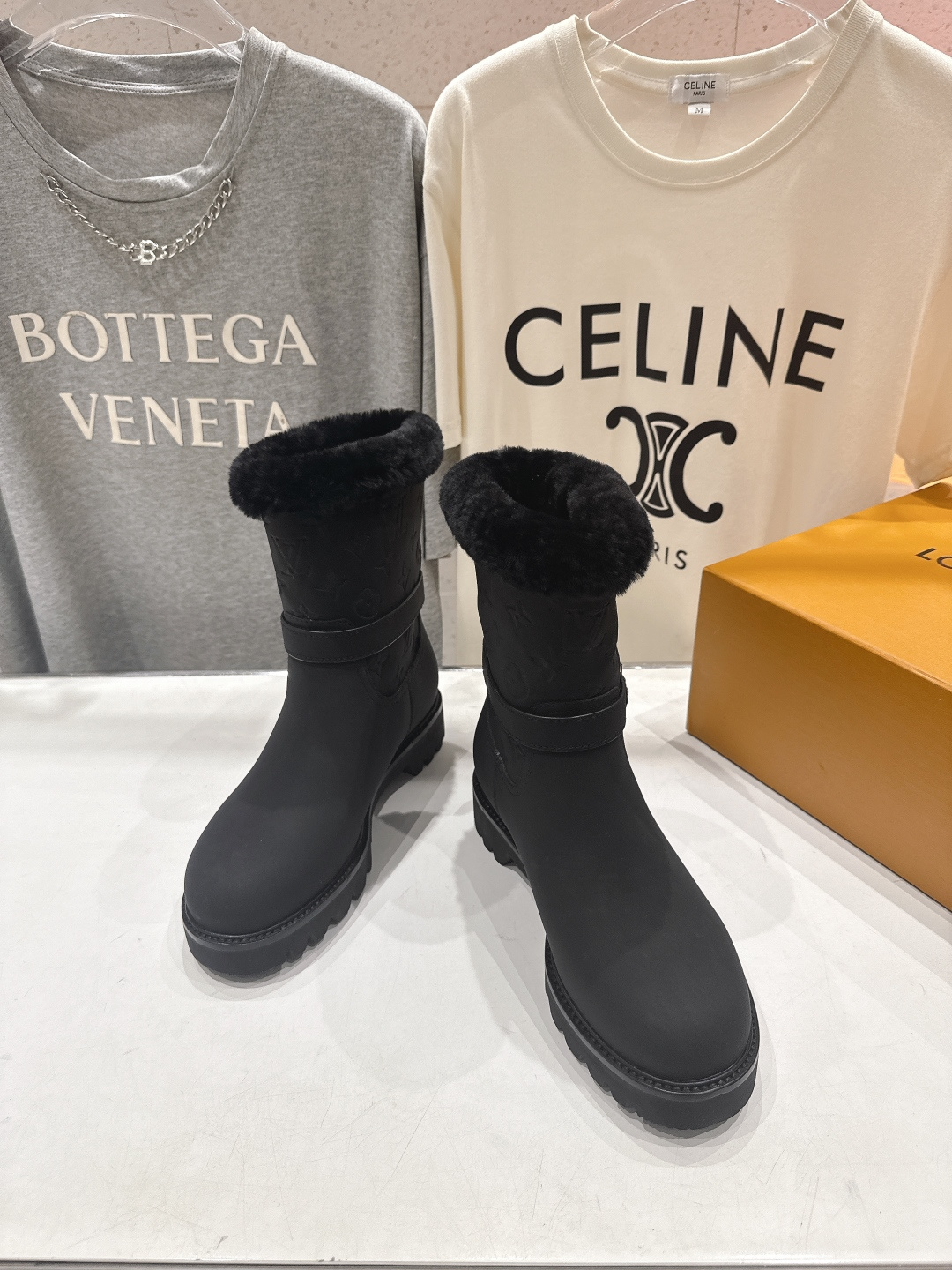 高版本出厂 LOUIS VUITTON ss25 LV驴牌秋冬新款厚底雪地靴保暖短靴LV冬季滑雪系列Mo